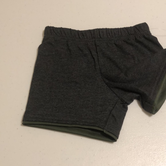 2 Garanimals Shorts 18 Months - Picture 9 of 12